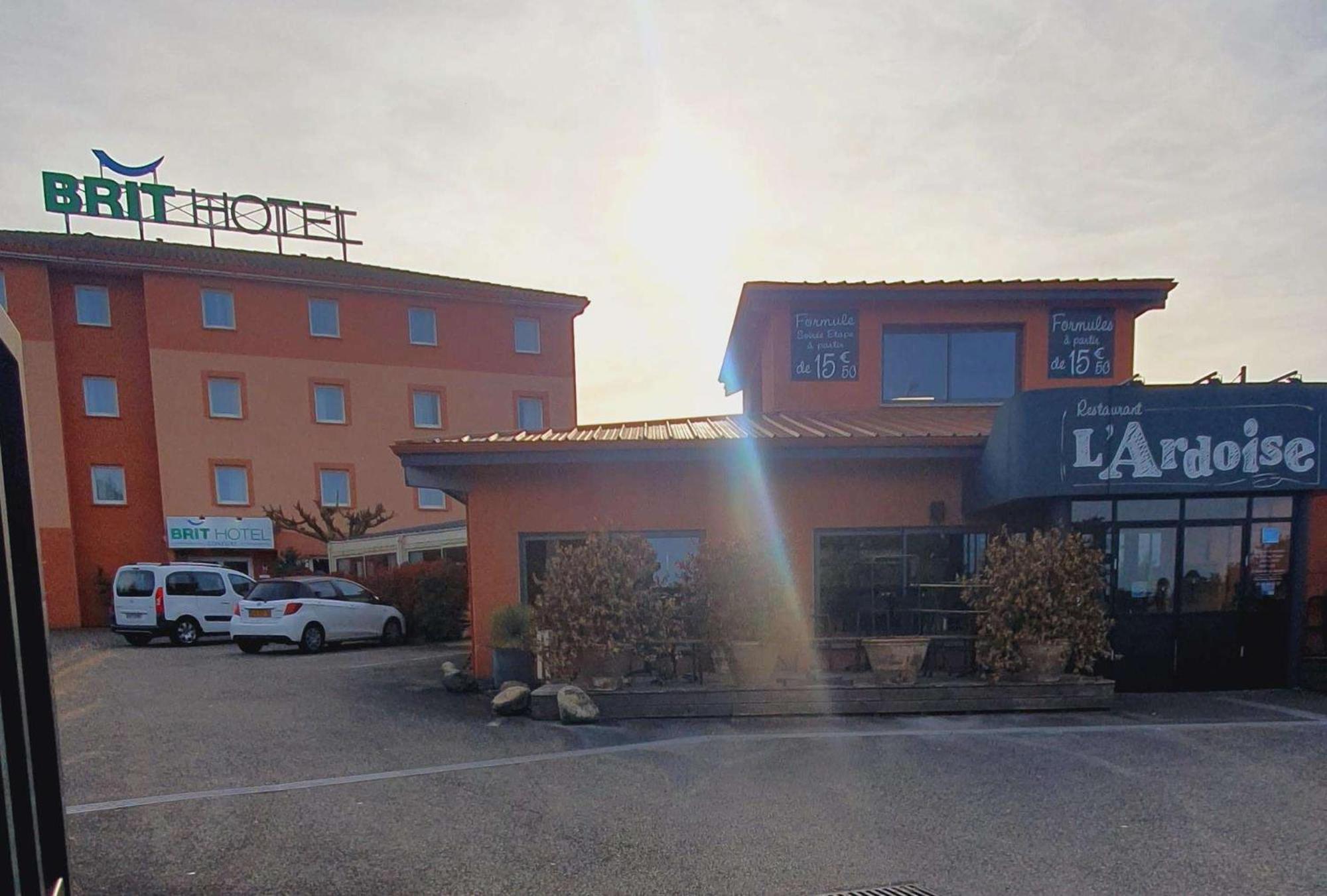 Brit Hotel Confort Монтобан Экстерьер фото