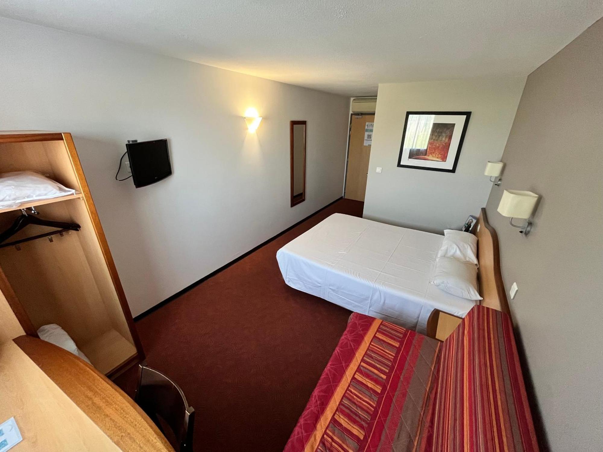 Brit Hotel Confort Монтобан Экстерьер фото
