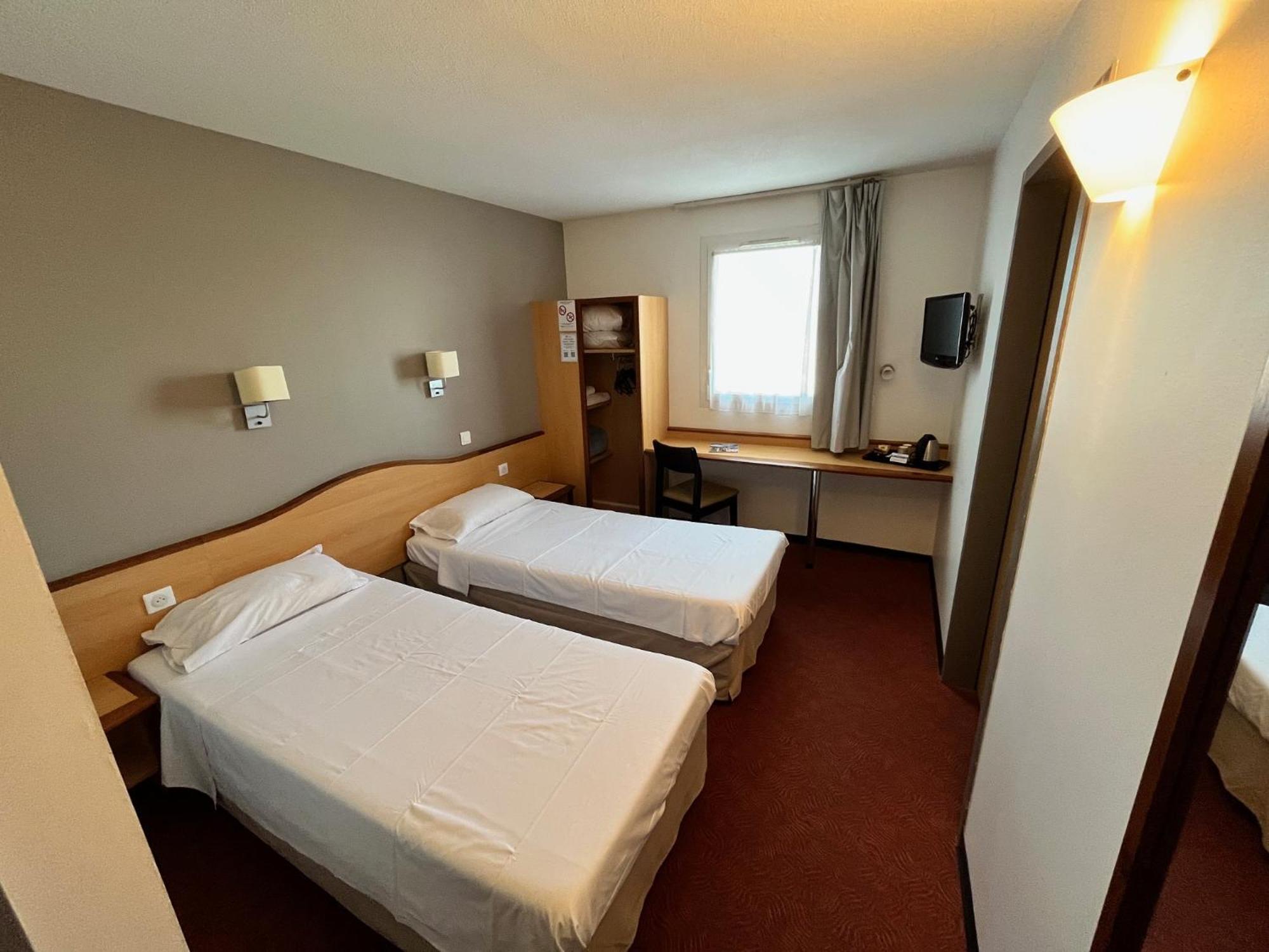 Brit Hotel Confort Монтобан Экстерьер фото