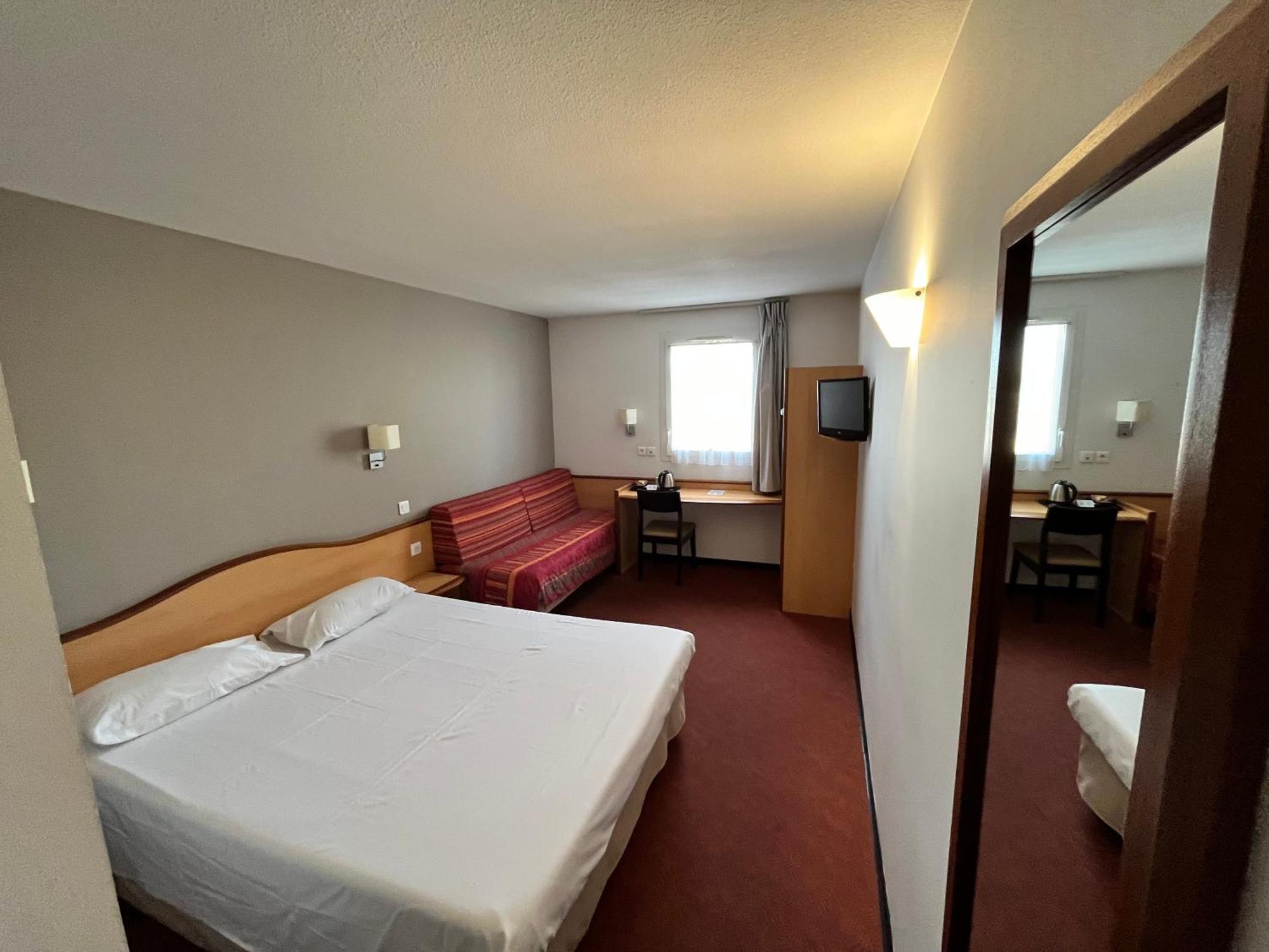 Brit Hotel Confort Монтобан Экстерьер фото