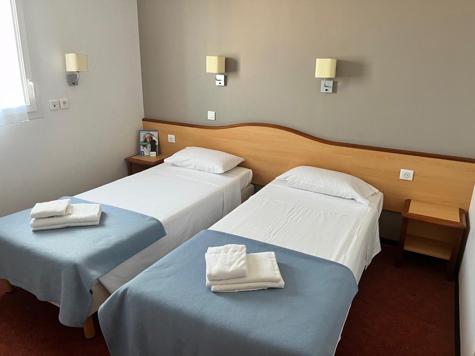 Brit Hotel Confort Монтобан Экстерьер фото
