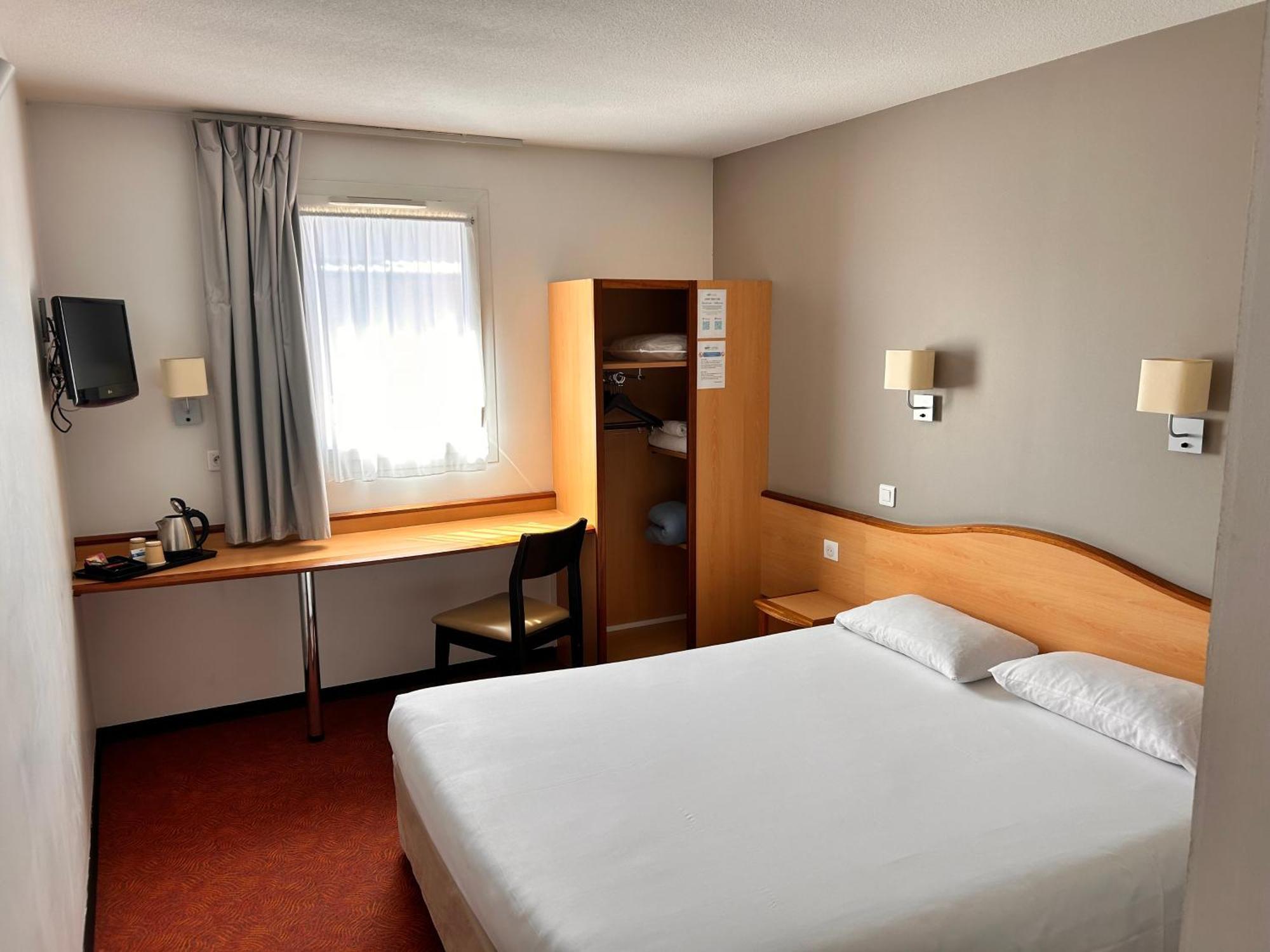 Brit Hotel Confort Монтобан Экстерьер фото
